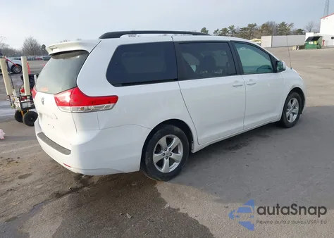 2013 Toyota Sienna Le V6 8 Passenger from USA, damaged, VIN 5TDKK3DC8DS371130